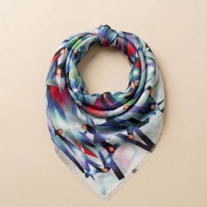 Étole de soie Rosetta, lames bleues et turquoise sur fond blanc